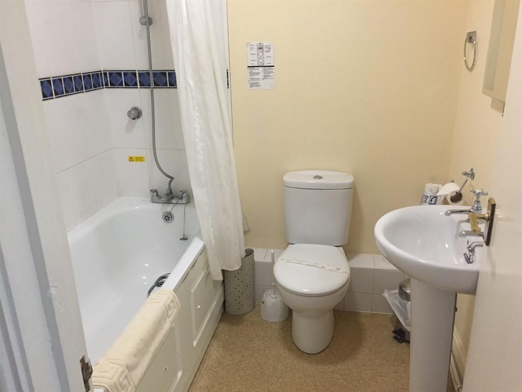 Room image 3