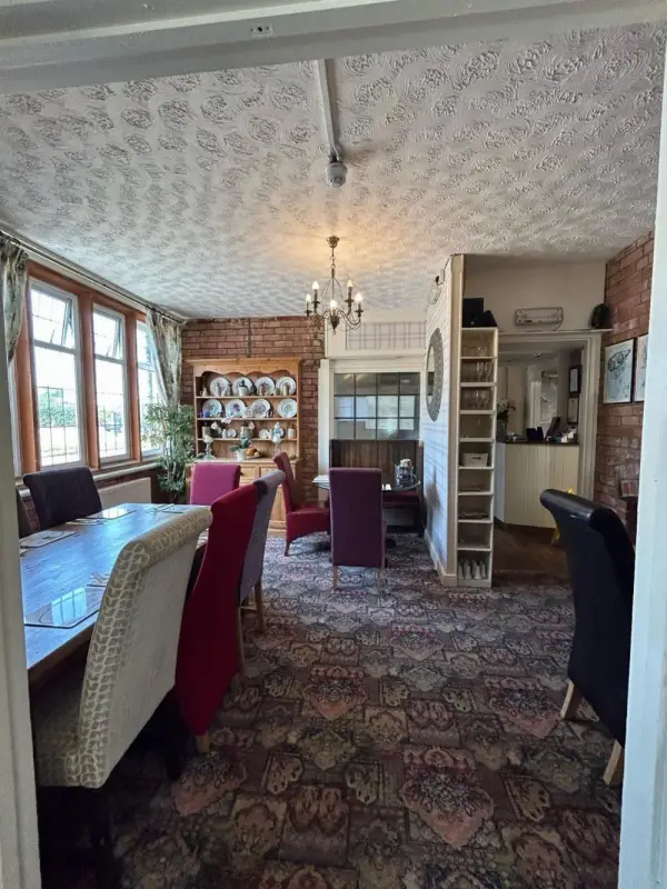 Halfway House Inn Country Lodge Main image